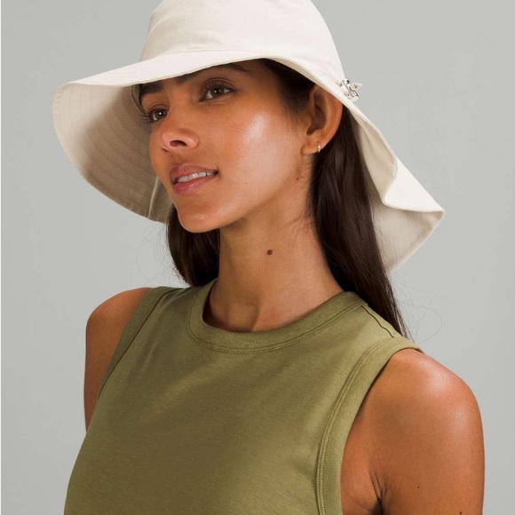 Lululemon Cinchable Wide Brim Bucket Hat - Opal White - Picture 3 of 3